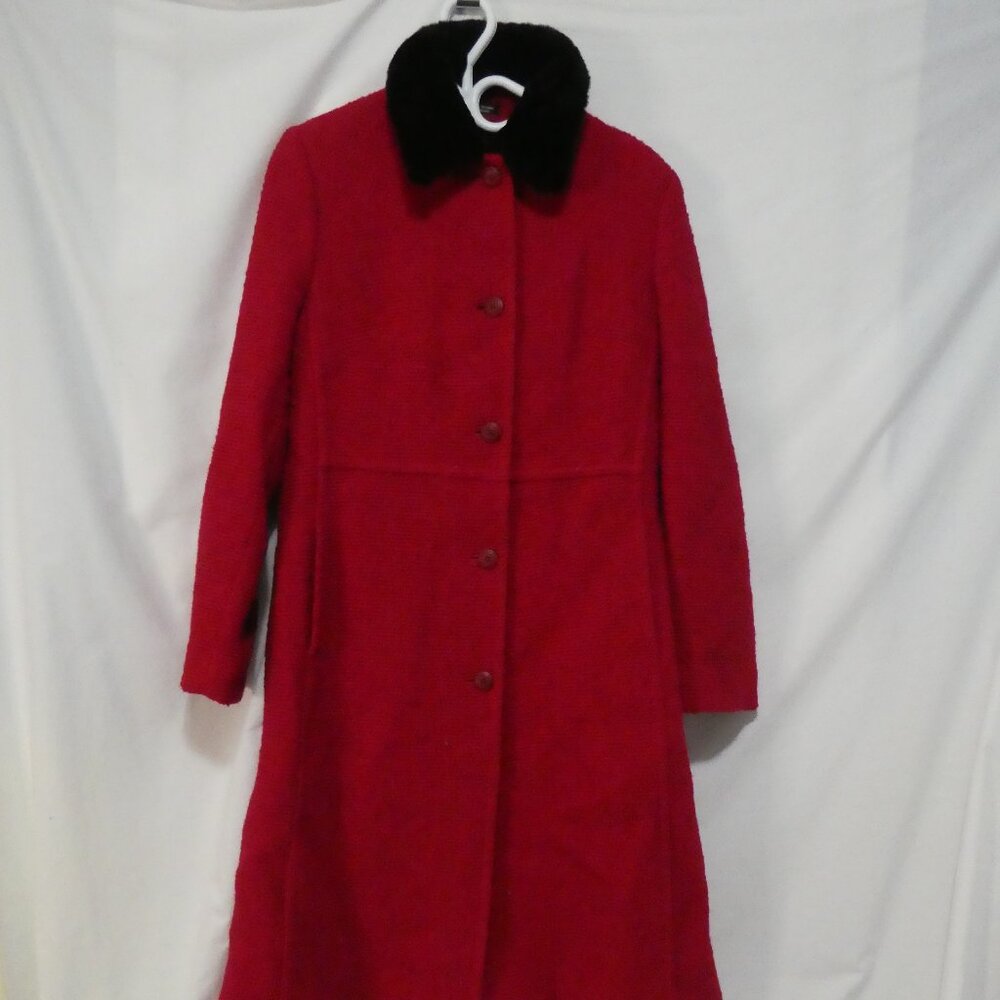 HR - HILARY RADLEY | size 6 | Elegant Red Coat | Black Fur Collar